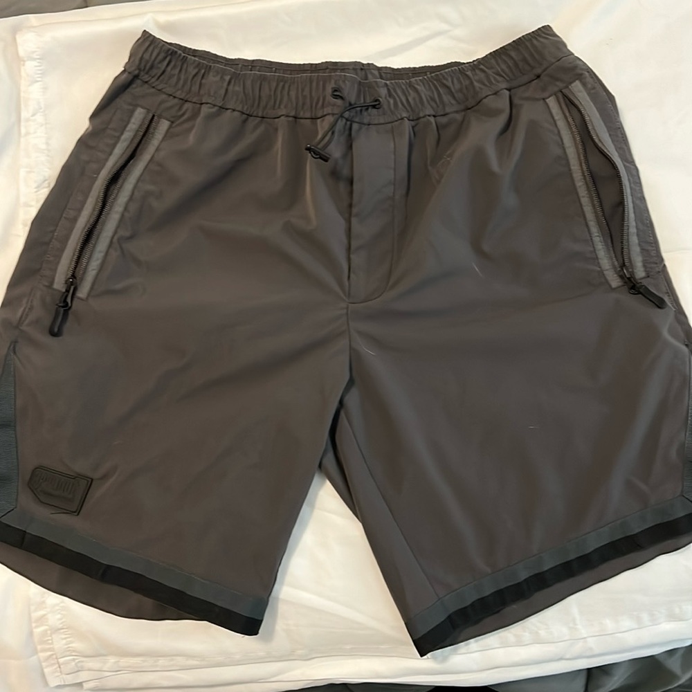 Appliqué Alphastyle shorts dark grey